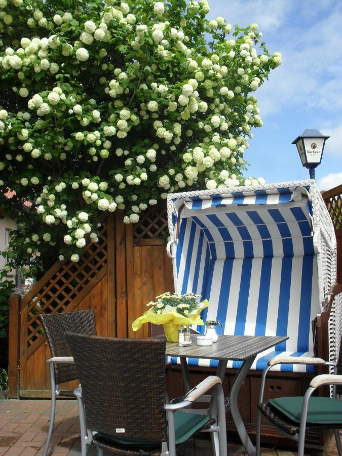 Hotel-Pension Zur Mole Wiek auf Rügen Esterno foto